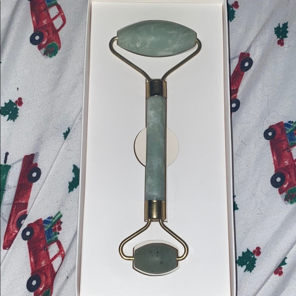 Jade roller